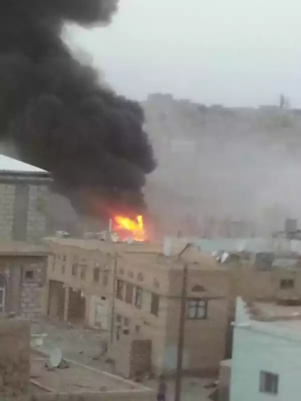 انفجار سيارة مفخخة بمدينة البيضاء اثناء الصلاة وأنباء عن قتلى وجرحى