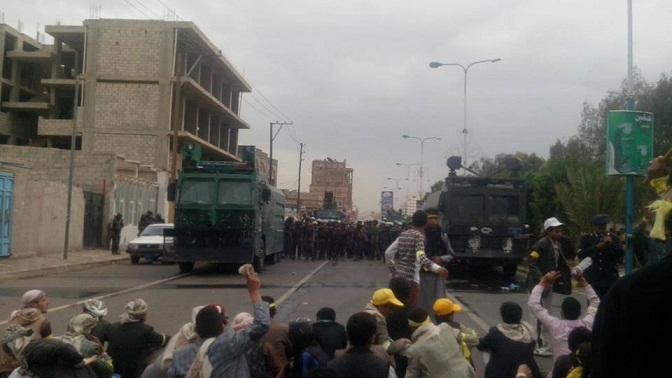 جماعة الحوثي تلوح بـ«استخدام السلاح» للدفاع عن نفسها بعد فض اعتصام المطار