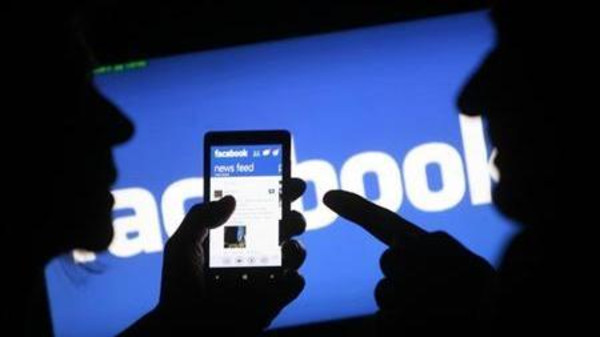 «فيسبوك» ستنفق المليارات لإيصال الإنترنت حول العالم