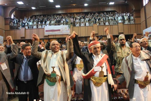 تحالف قبائل اليمن ينتخب باتيس رئيساً.. والأحمر يطالب بإلغاء الحصانة الممنوحة للرئيس المخلوع