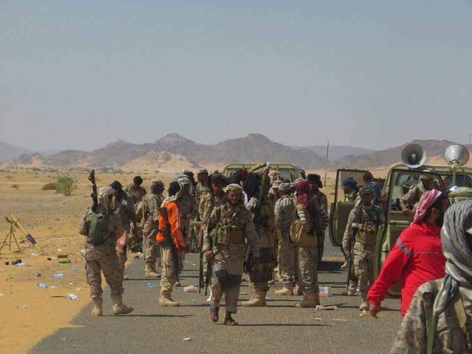 قوات الجيش تستهدف تجمعات وتدمر آليات للحوثيين في جبهة البقع بصعدة