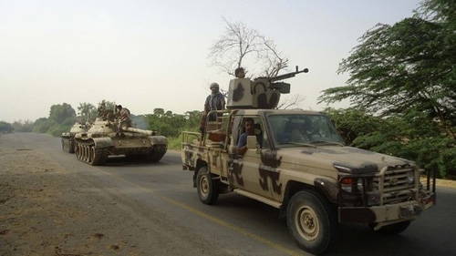 عربات للجيش اليمني في أبين - إرشيف