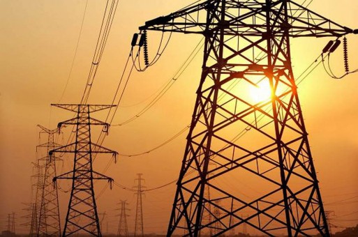 الحكومة تعلن عن مناقصتين لشراء وقود للمستهلكين ومحطات الكهرباء