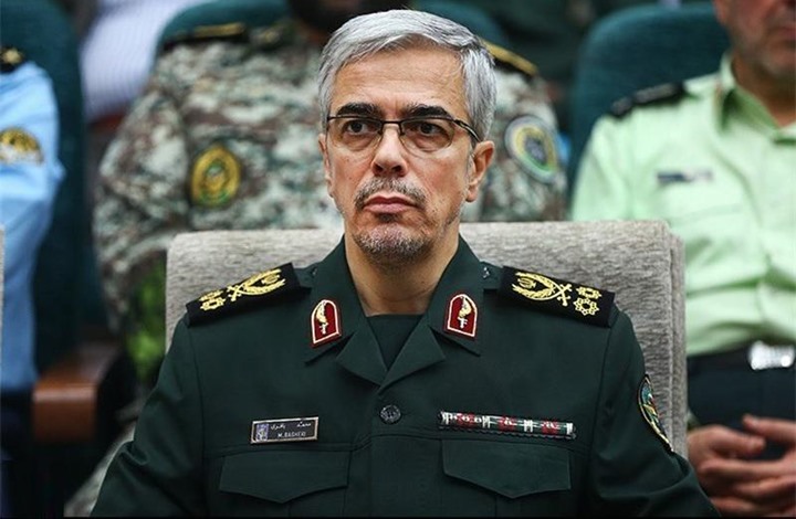 رئيس هيئة أركان الجيش الإيراني يهدد بقصف باكستان