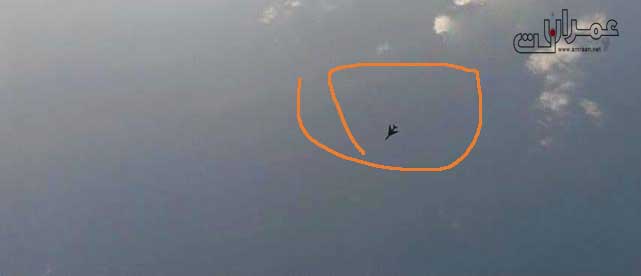صورة للطيران أثناء التحليق في سماء عمران مأخوذة من موقع عمران نت