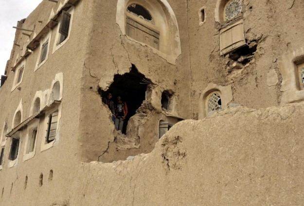 الطيران الحربي يقصف مواقع لميليشيا الحوثي في الجوف