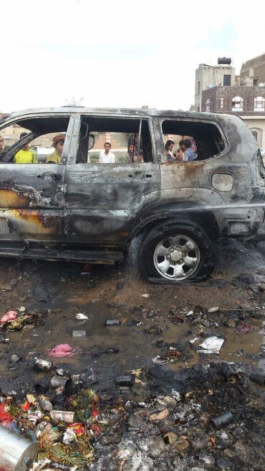 احتراق سيارة قيادي حوثي في صنعاء وبداخلها أكثر من 60 مليون ريال ( صور )