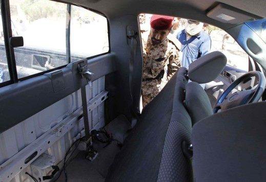 صور للسيارة التي أعدت بمتفجرات لإغتيال اللواء علي محسن الأحمر