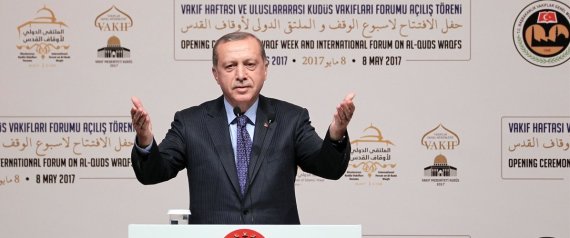 أردوغان يتعهد بعرقلة قانون يمنع الأذان في المدينة المقدسة.. وهكذا ردت عليه تل أبيب