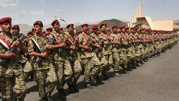 مليشيات الحوثي تعدم 11 عنصرا من الحرس الجمهوري في نجران ..تفاصيل