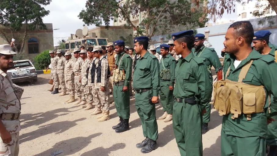 عسكريون وأمنيون جنوبيون يعودون للعمل في صنعاء بعد فشل استيعابهم من قبل الشرعية في عدن