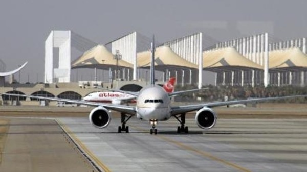 السعودية تنفي استقبال رحلات طيران من إسرائيل