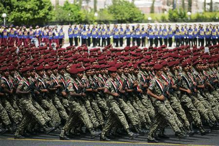 اللجنة العسكرية تنجز خطة هيكلة توحيد الجيش بإلغاء الحرس والفرقة والرئيس هادي يصادق عليها