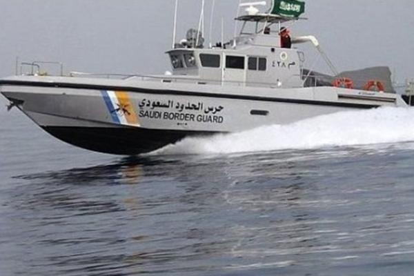 القبض على 3 يمنيين على متن قارب يحمل 330 كجم من الحشيش
