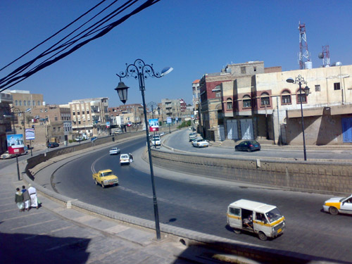 مسلحون يختطفون أجنبيا من مدينة حدة بجنوب العاصمة صنعاء