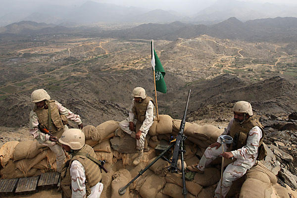 الحوثيون ينجحون في إدخال كميات من الأسلحة إلى شيعة السعودية جنوب المملكة