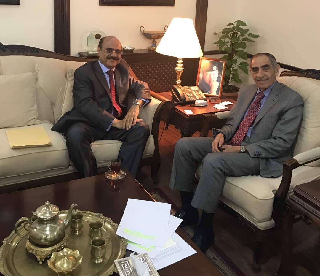 سفير اليمن لدى عمّان يبحث مع وزير الداخلية الأردني تسهيل زيارة وإقامة اليمنيين في السعودية