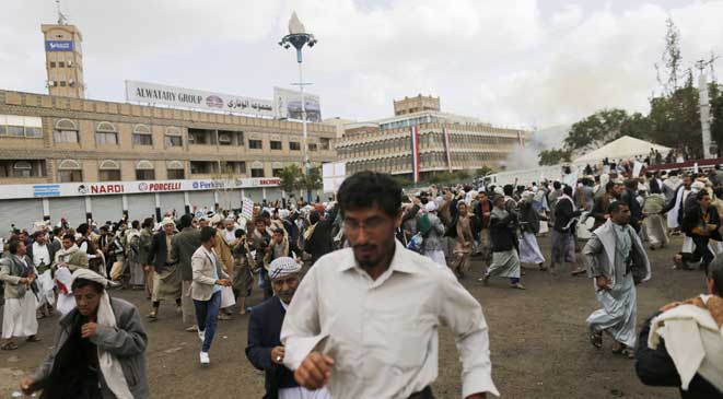 لحظة وقوع الإنفجار صباح أمس الخميس في ميدان  التحرير 10-10-2014