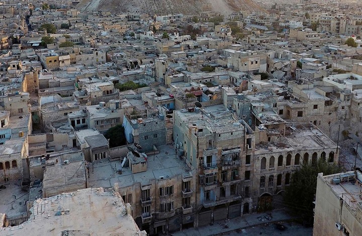 يكثف النظام السوري غاراته على مناطق سيطرة النظام بحلب- رويترز