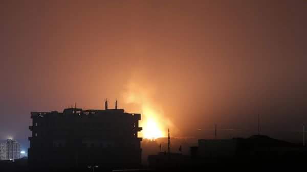  انفجارات عنيفة تهز العاصمة صنعاء ناجمة عن قصف لطيران التحالف (المواقع المستهدفة)