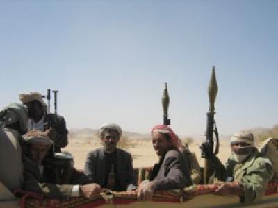 أنباء عن فشل الهدنة الحكومية في إيقاف حرب الحوثيين على انصار حميد الأحمر