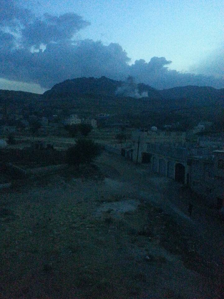  طيران التحالف يقصف بغارتين أحد المواقع جنوب العاصمة صنعاء