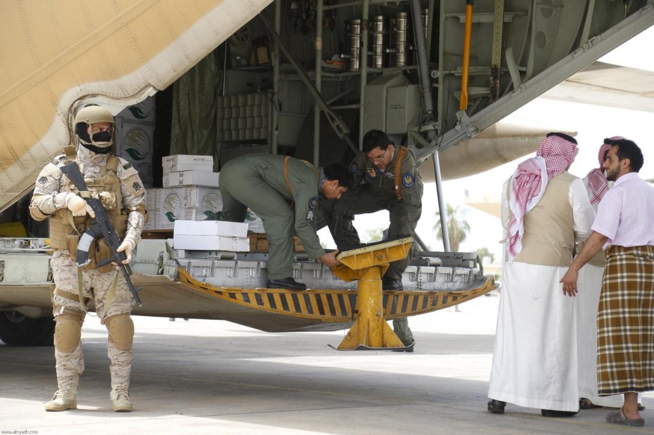 وصول طائرتين سعوديتين إغاثيتين إلى سقطرى باليمن
