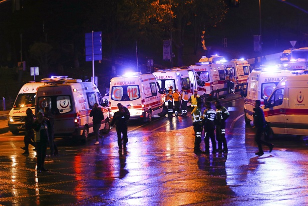 تركيا تعلن الحداد.. ارتفاع ضحايا تفجيرات اسطنبول إلى 200 قتيل وجريح