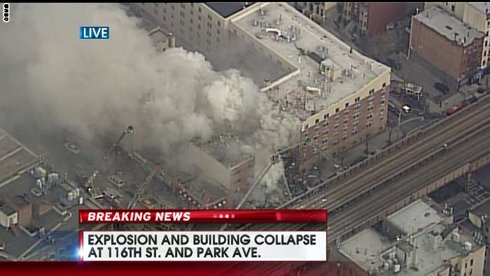 بالصور.. انفجار هائل يؤدي إلى انهيار بنايتين بنيويورك وأنباء عن ضحايا