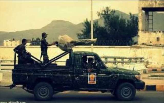 عدن: تعزيزات عسكرية موالية لهادي وأخرى سرية تصل لقوات الأمن الخاصة والسقاف يهدد بحسم المعركة خلال ساعات
