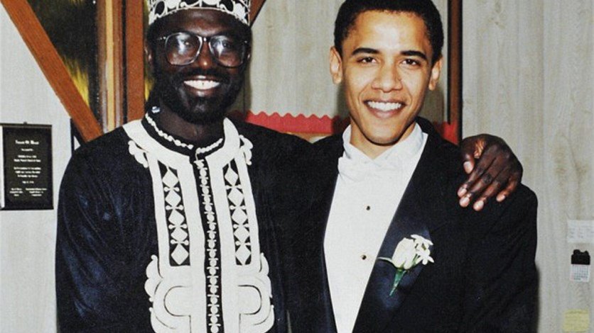 «شاهد» الأخ غير الشقيق لـِ”أوباما” يكشف مفاجأة عن الرئيس السابق
