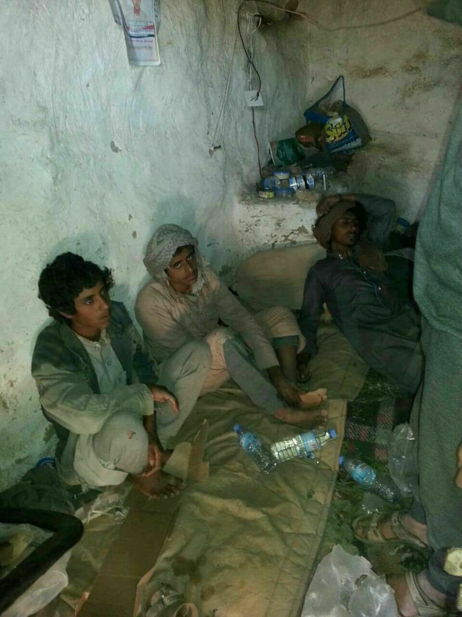 شاهد: الجيش الوطني يلقي القبض على أطفال في صفوف الحوثيين شرق صنعاء