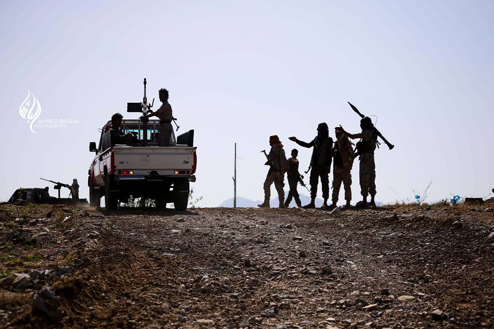كمين محكم للجيش الوطني يدمر 13 طقما للحوثيين بتعز