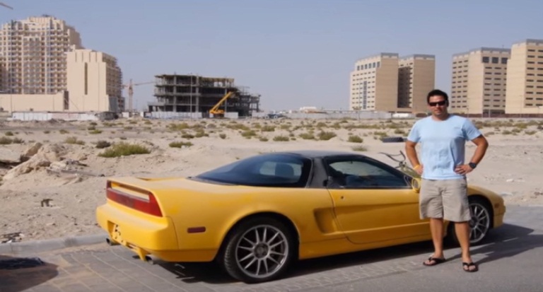 بالفيديو | 15 سيارة فخمة مهجورة في دبي