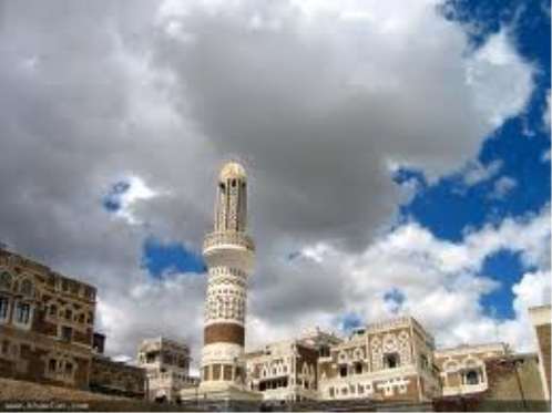 جماعة الحوثي تحشد في العاصمة صنعاء وتتهجم على أحد المساجد في محاولة لمنع أداء صلاة «التراويح»