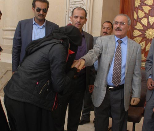 المخلوع صالح تحت الإقامة الجبرية بفرض من الرئيس هادي والمبعوث جمال بنعمر