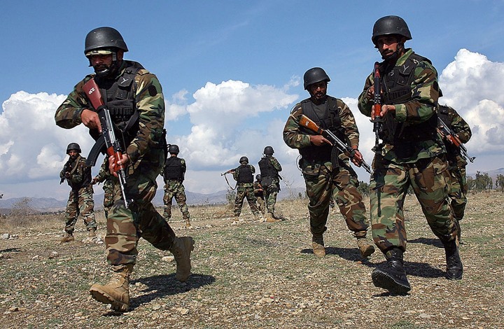 باكستان ترسل كتيبة عسكرية إلى الحدود السعودية لصدّ هجمات الحوثيين