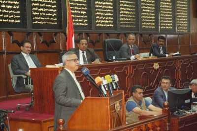 الخلافات تعصف بحكومة الانقلاب تحت قبة البرلمان (تفاصيل)