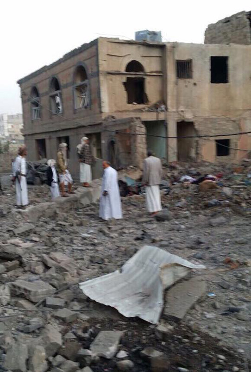 صنعاء: غارات للتحالف تستهدف منزل يحيى صالح والأكوع وبيت معياد وغارات عنيفة على جبل الرئاسة