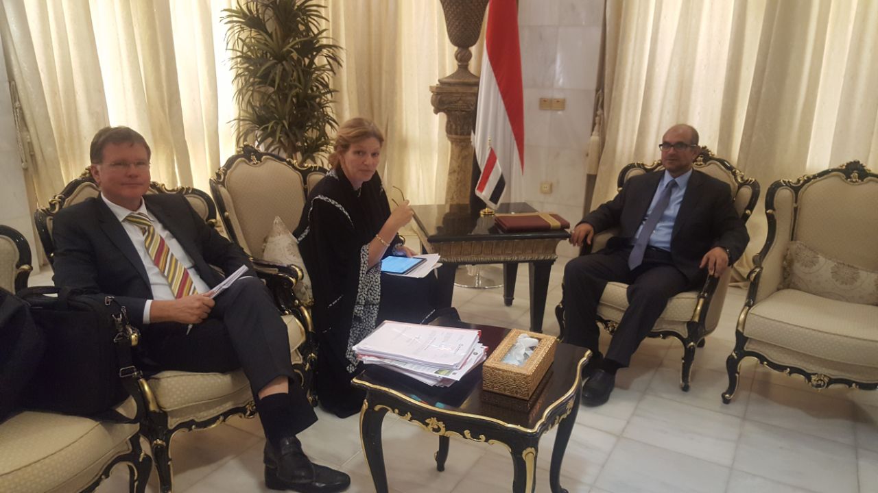 وزيرالتخطيط يبحث مع البنك الدولي المنح المقدمة للمشروعات الطارئة في اليمن