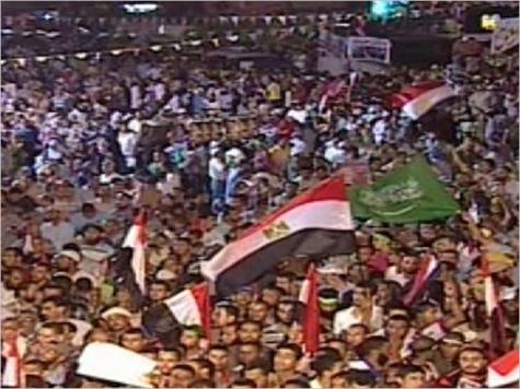 جانب من ميدان رابعة العدوية حيث يعتصم مؤيدو مرسي (الجزيرة)