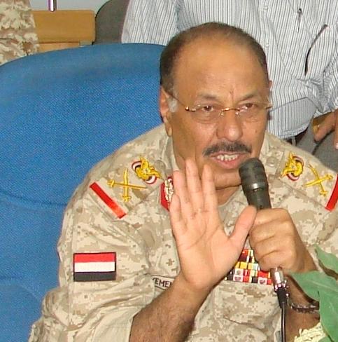 اللواء علي محسن الأحمر - قائد المنطقة العسكرية الشمالية الغربية 