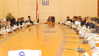 الحكومة اليمنية تحظر الاضرابات في القطاعات النفطية