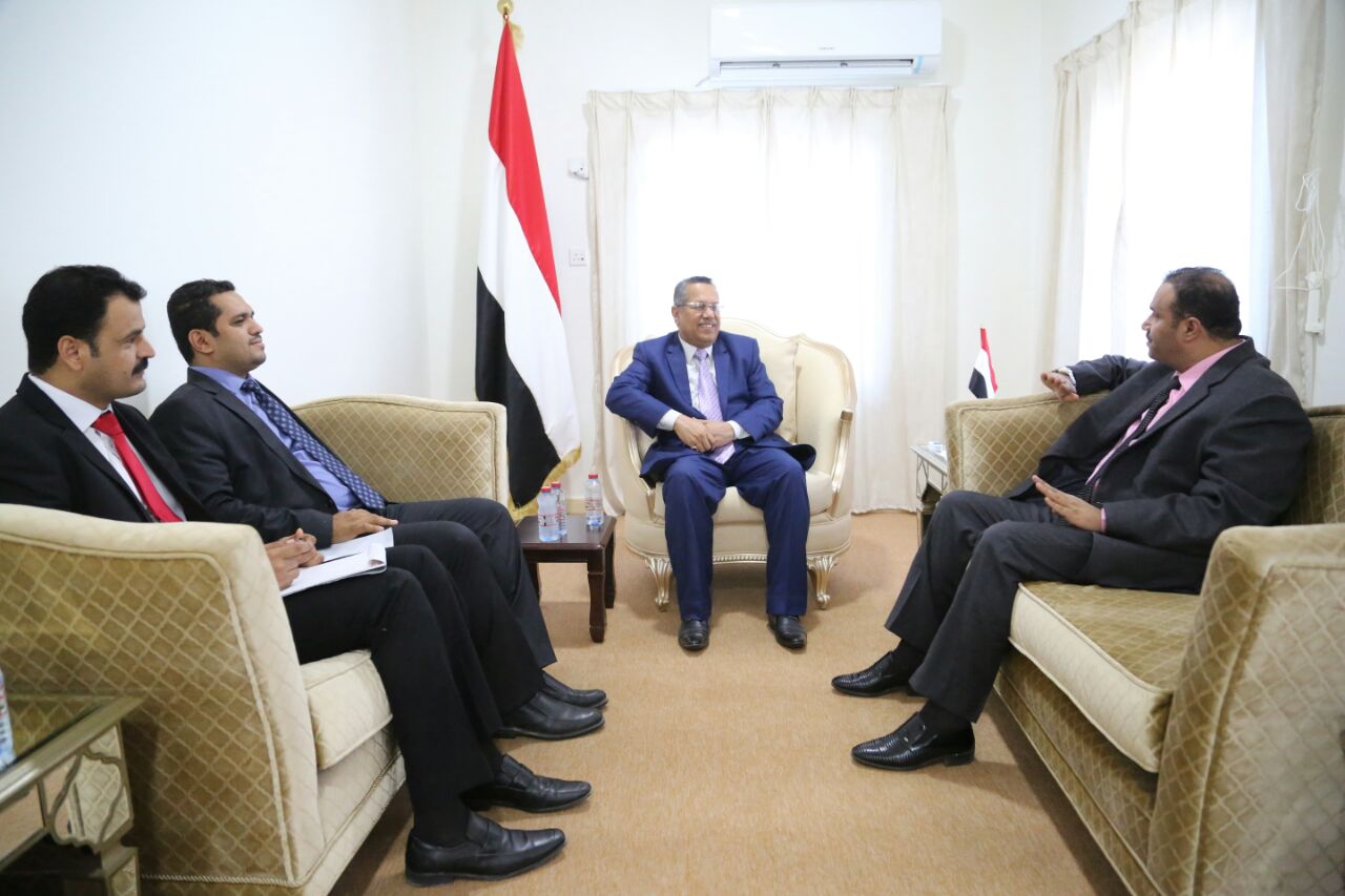 رئيس الوزراء يزف بشرى سار لجميع موظفي الدولة بما فيهم من في العاصمة صنعاء