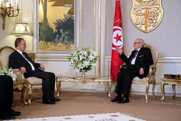 الرئيس التونسي يلتقي المخلافي ويؤكد موقف بلاده الداعم للحكومة الشرعية