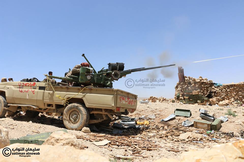 الجيش والمقاومة يسيطران على أعلى قمة جبلية في نهم شرق العاصمة صنعاء