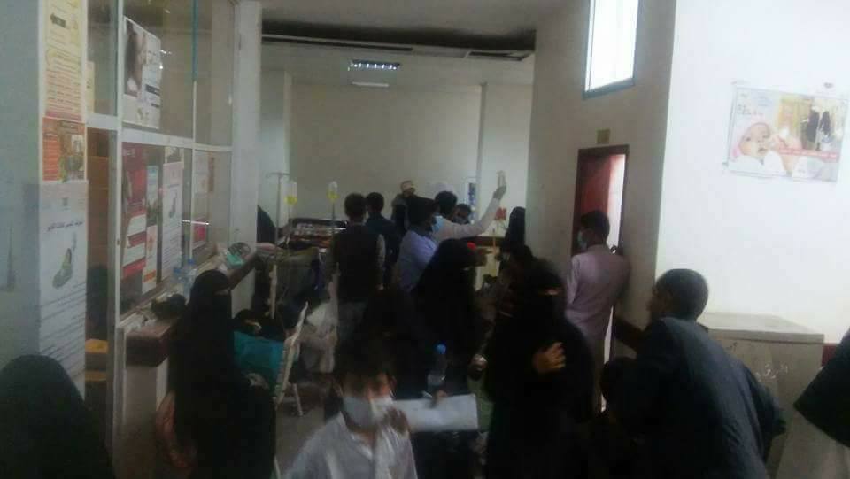 نداء استغاثة لكل ذوي الاختصاصات الطبية في صنعاء.. المراكز الطبية تعج بالمصابين بالكوليرا والكادر لا يكفي (صور)