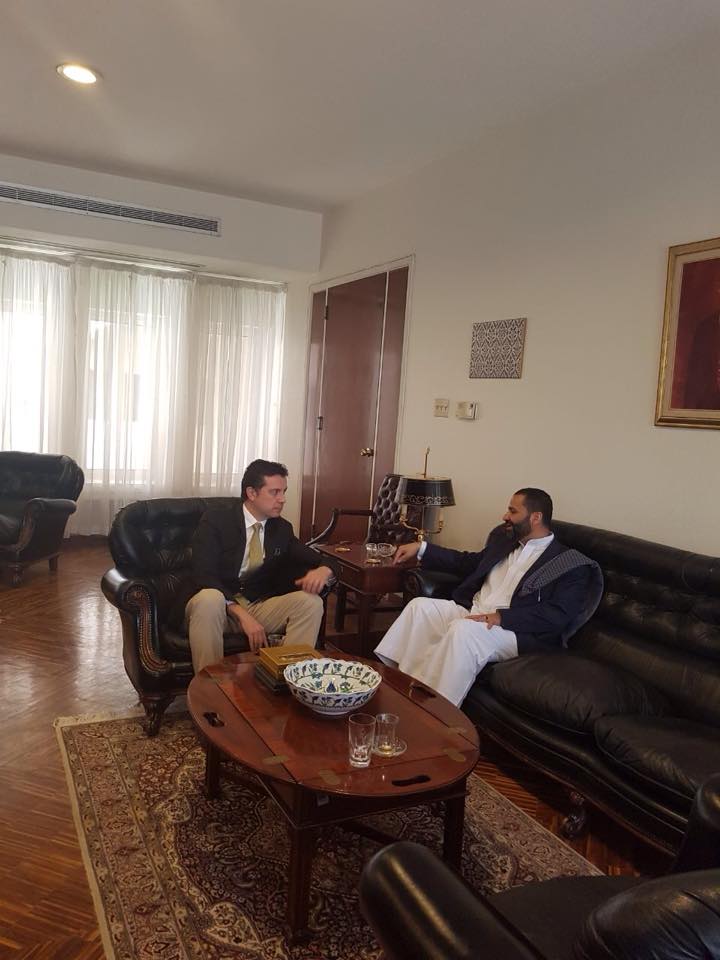 حميد الأحمر يلتقي بالسفير التركي لدى اليمن في الرياض