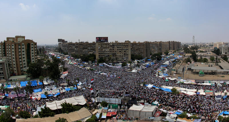 صحيفة أمريكية تكشف أسراراً جديدة عن الانقلاب في مصر .. وعم السيسي يعمل مساعداً في شرطة دبي