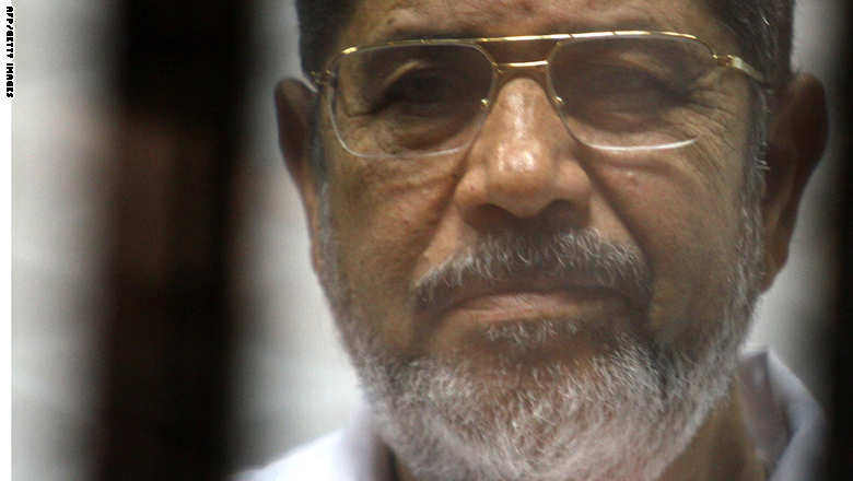 مرسي يهتف من خلف القضبان: حي على الجهاد.. لبيك يا غزة